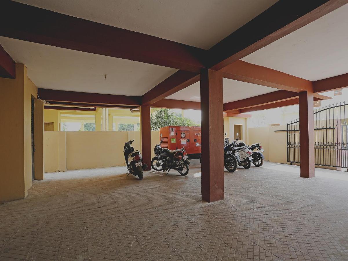 Oyo 17276 The Maple Tree Hotels Bhubaneswar Esterno foto