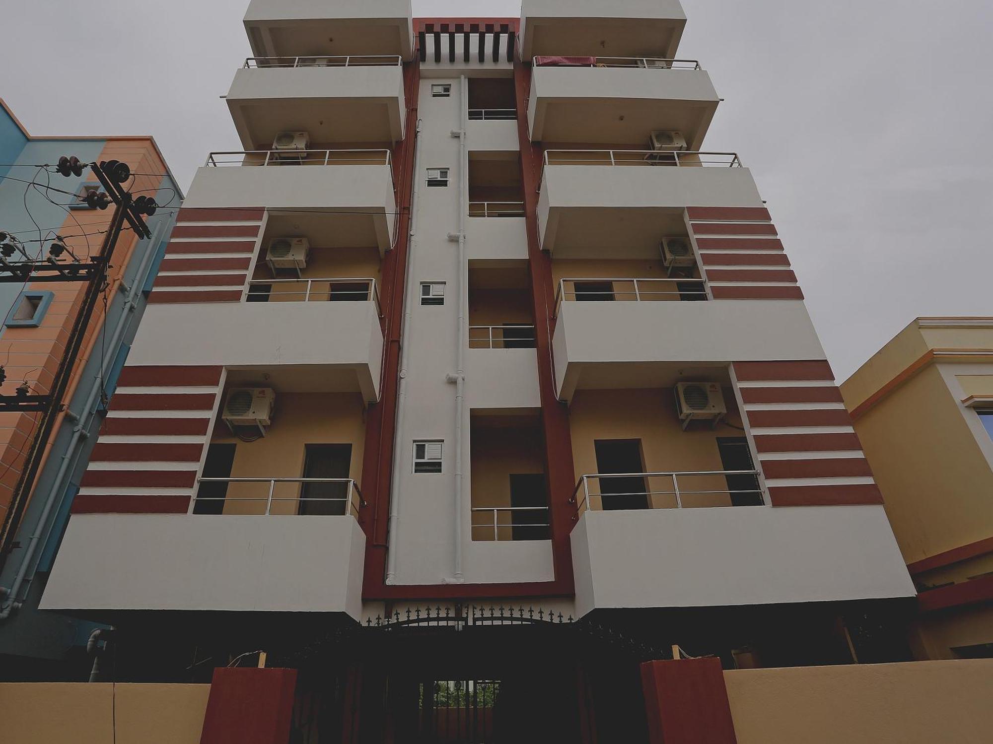 Oyo 17276 The Maple Tree Hotels Bhubaneswar Esterno foto