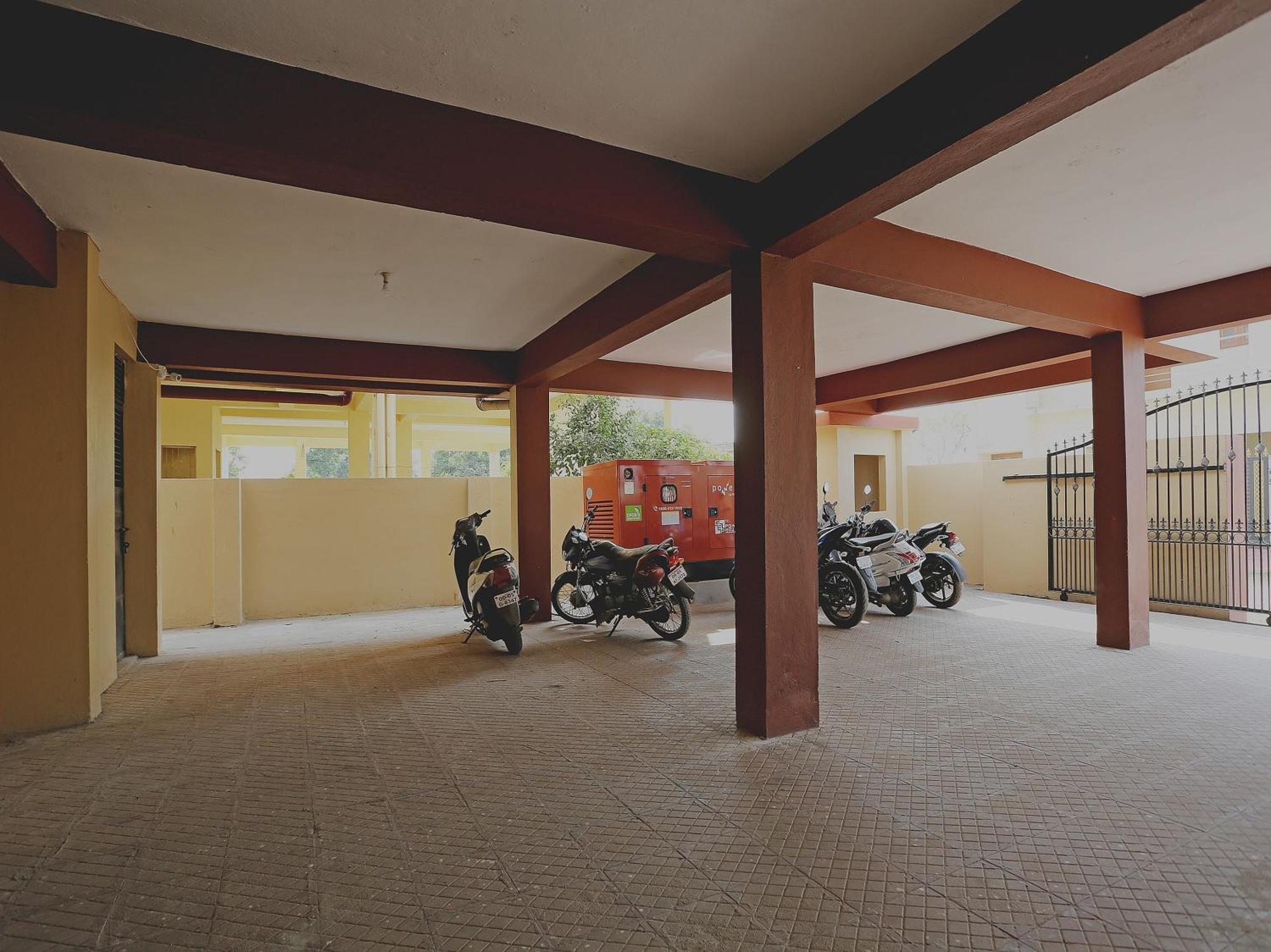Oyo 17276 The Maple Tree Hotels Bhubaneswar Esterno foto