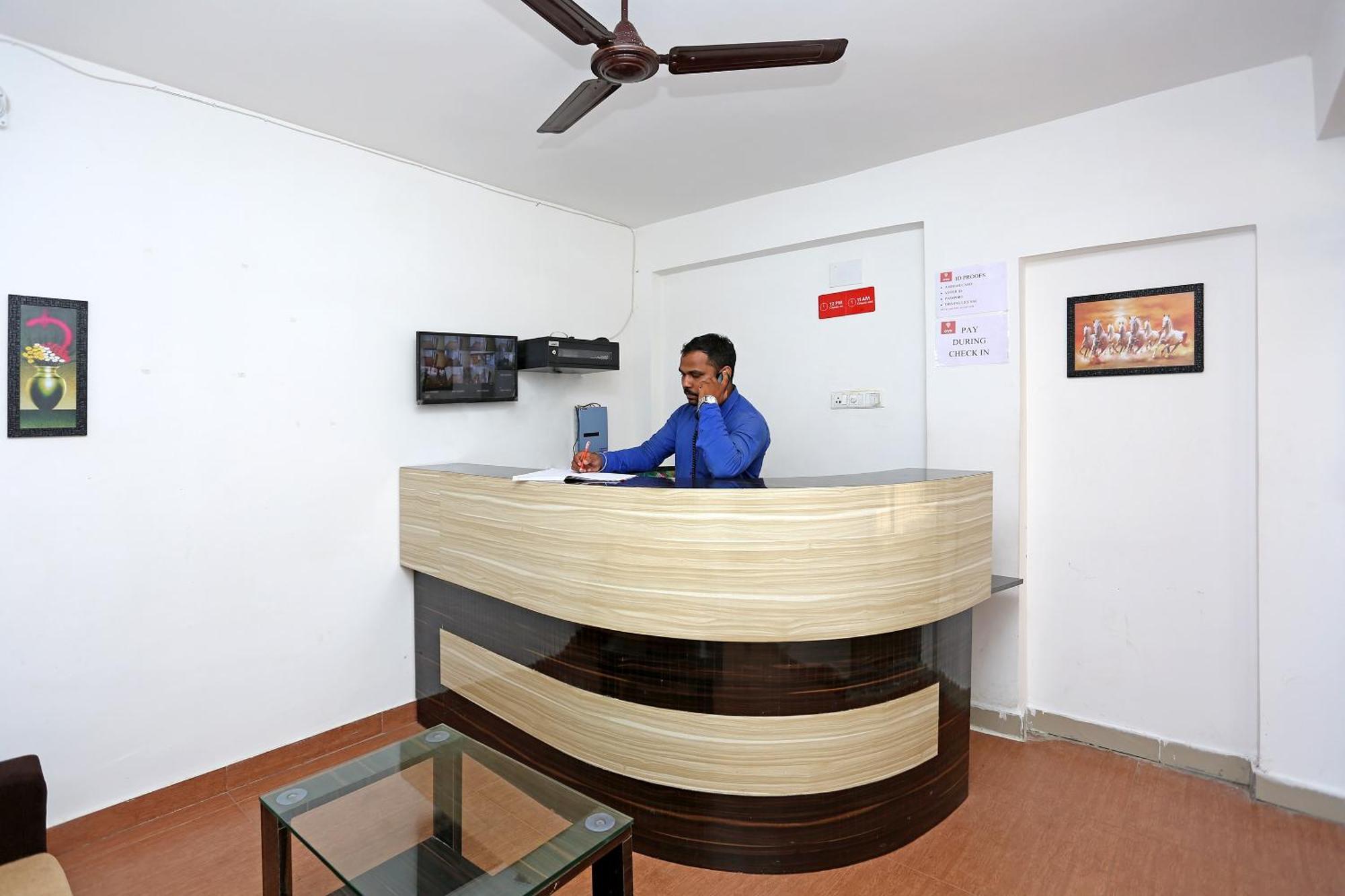 Oyo 17276 The Maple Tree Hotels Bhubaneswar Esterno foto